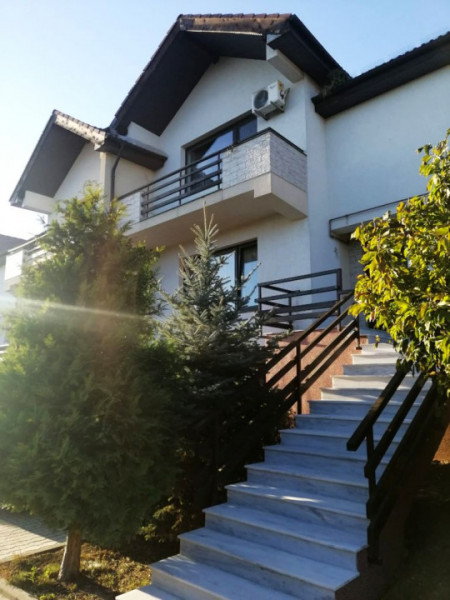 Casa de vanzare in Dambul Rotund, 145 mp utili, ansamblu rezidential privat