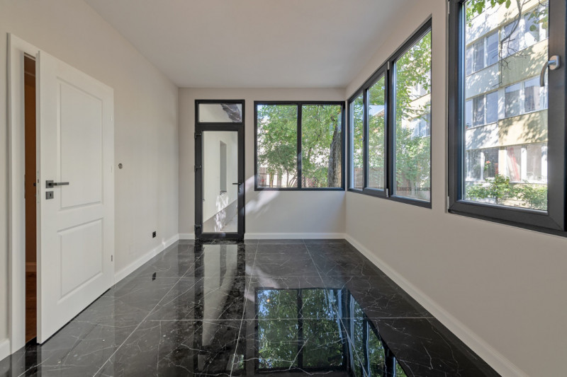 Apartament de vanzare in zona Centrala, 84 mp utili, ultrafinisat, curte 250 mp
