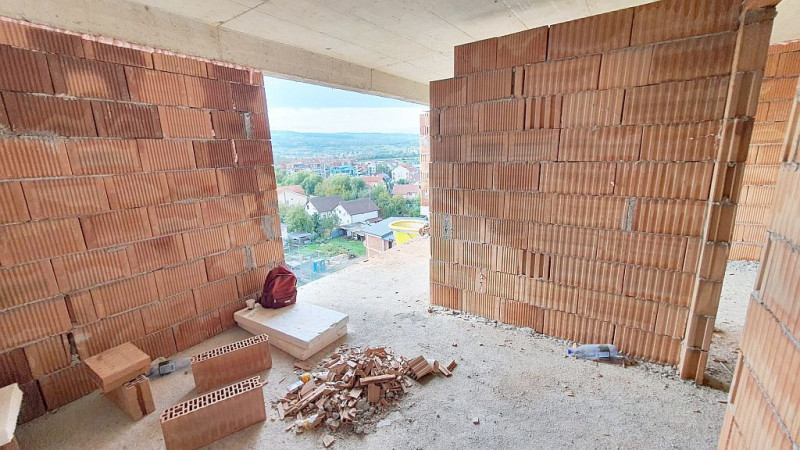 Apartament 3 camere Sopor, 66 mp utili, semifinisat, garaj subteran inclus