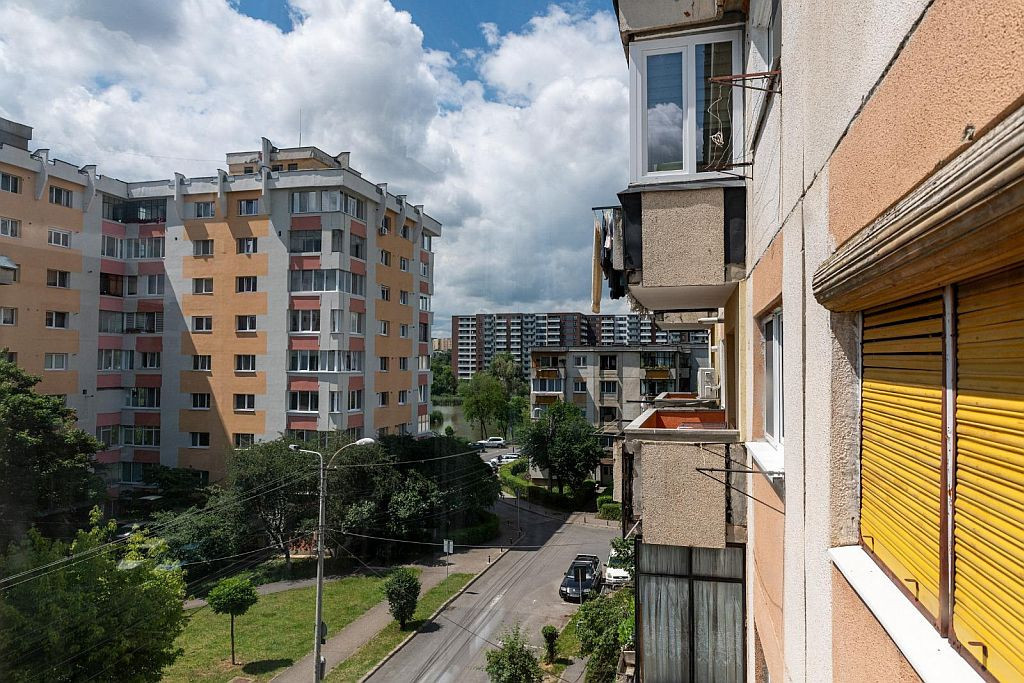 Apartament 2 camere Intre Lacuri, 50 mp, decomandat, zona strazii Tulcea