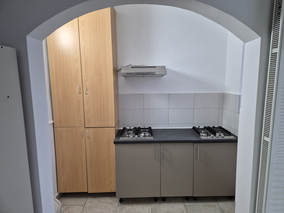 Casa individuala in Jucu, formata din 2 apartamente, la strada principala