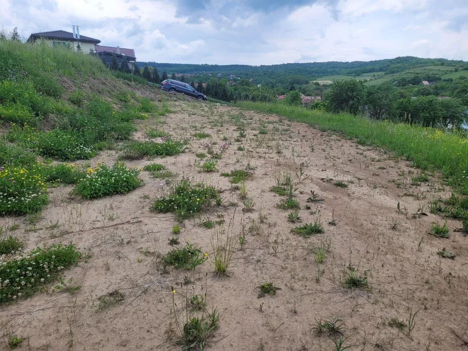 Teren cu autorizatie de constructie in Corusu, 1010 mp, panorama superba