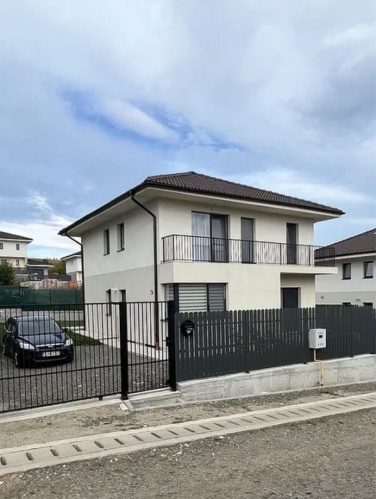 Casa individuala de vanzare in Chinteni, 120 mp utili, finisata modern