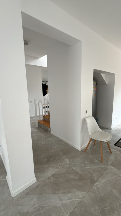 Casa individuala de vanzare in Chinteni, 120 mp utili, finisata modern