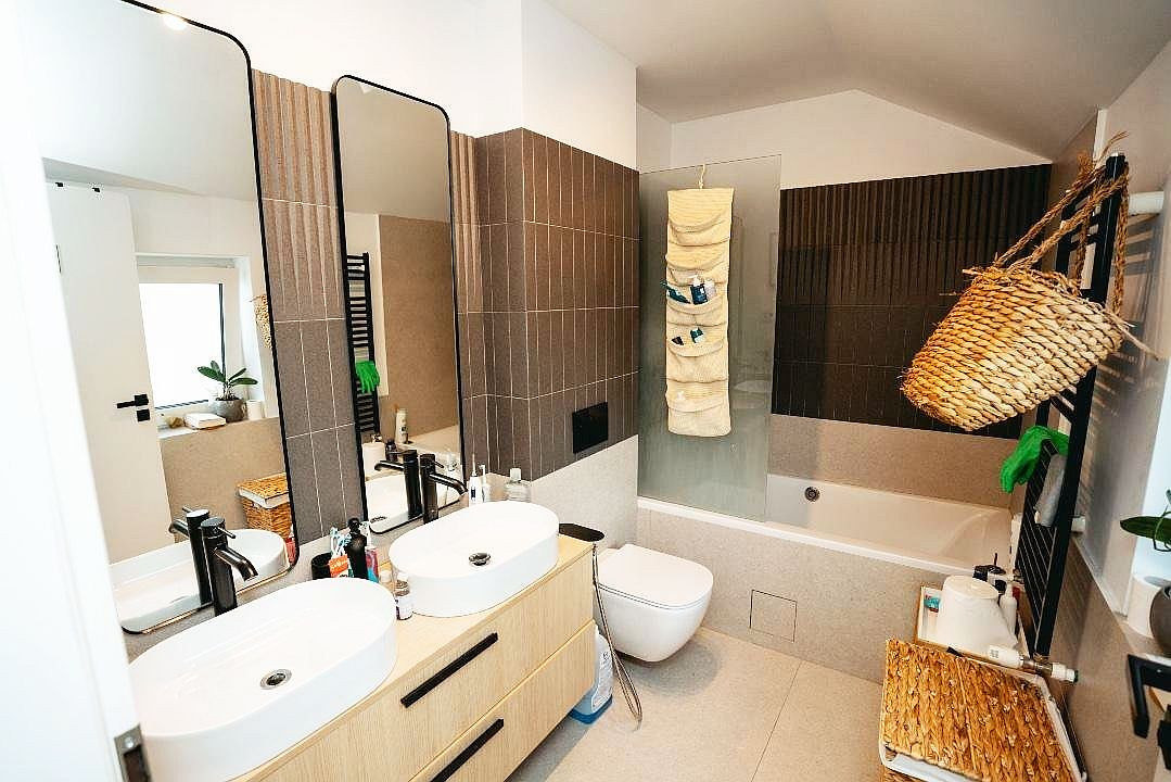 Casa in ansamblu privat Europa, 120 mp utili, ultrafinisata, mobilata modern