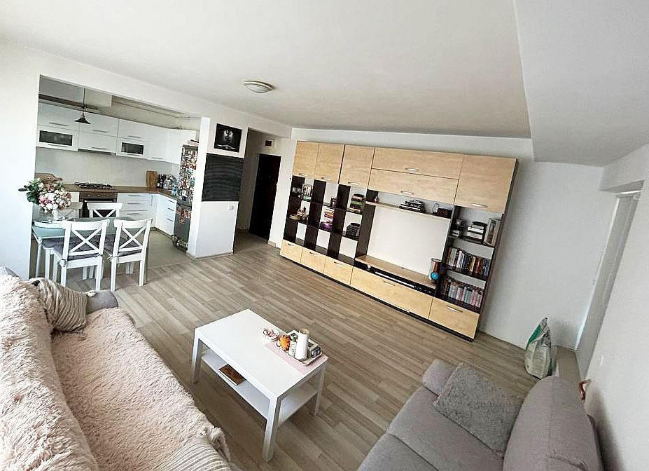 Apartament superb zona Vivo, terasa panoramica, terasa acoperita, semineu