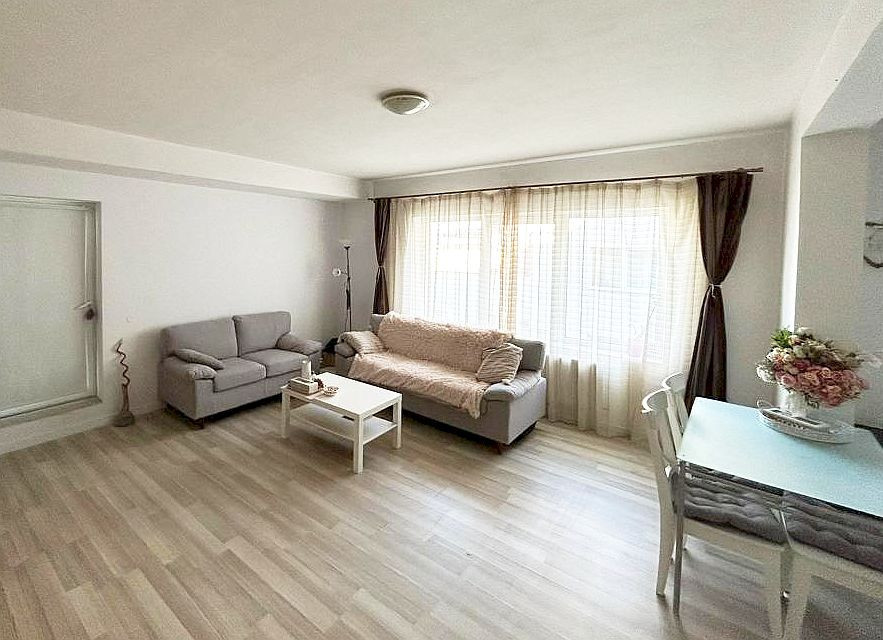 Apartament superb zona Vivo, terasa panoramica, terasa acoperita, semineu
