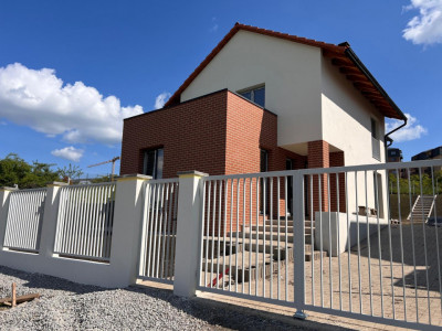 Casa individuala in Chinteni, proiect deosebit, materiale PREMIUM