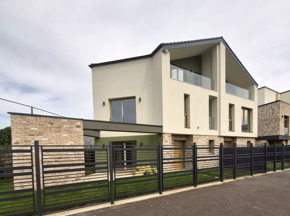 Casa tip duplex de vanzare, zona Parc Gheorgheni, constructie finalizata