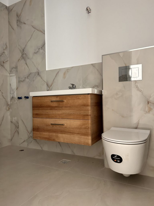 Apartament 3 camere Floresti, 67 mp utili, balcon 8 mp, finisat!