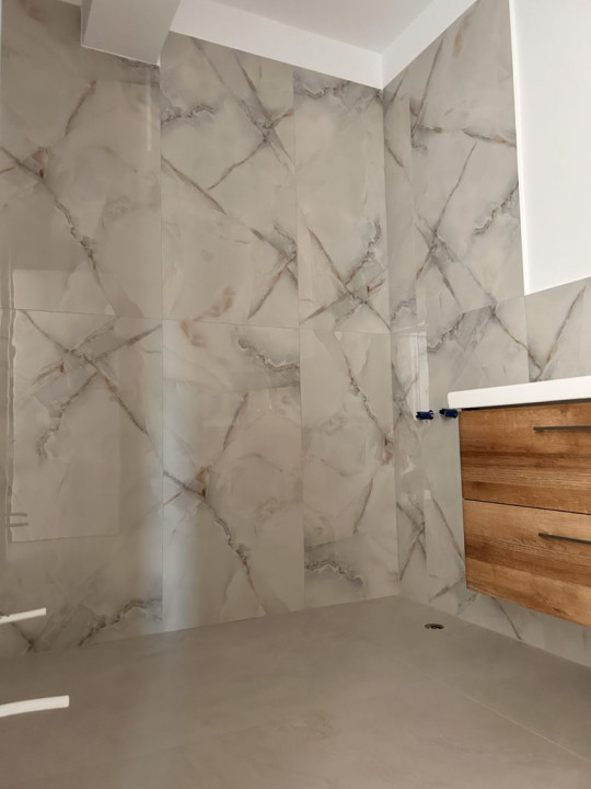 Apartament 3 camere Floresti, 67 mp utili, balcon 8 mp, finisat!