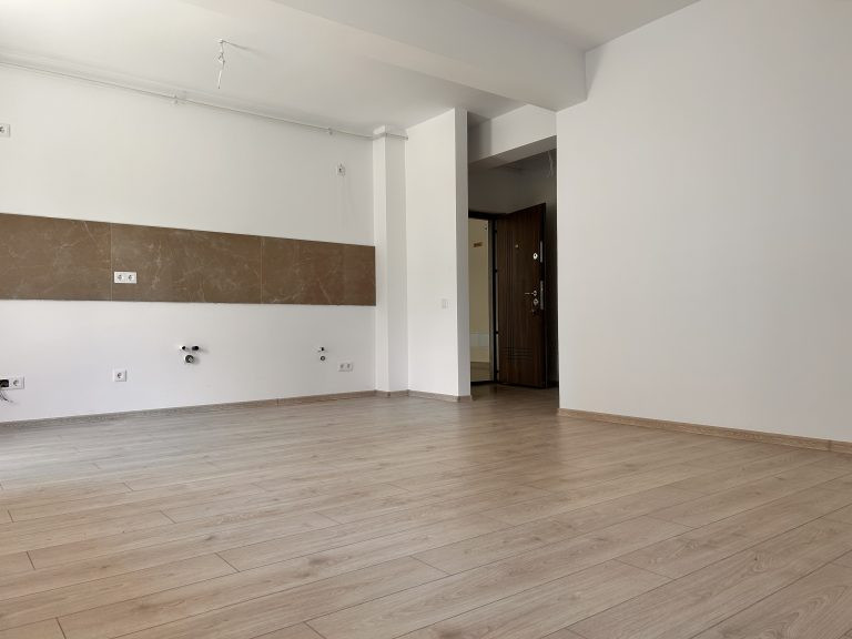 Apartament 3 camere Floresti, 67 mp utili, balcon 8 mp, finisat!