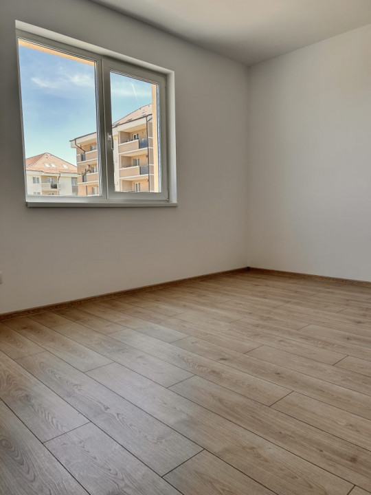 Apartament 3 camere Floresti, 67 mp utili, balcon 8 mp, finisat!