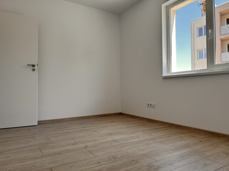 Apartament 3 camere Floresti, 67 mp utili, balcon 8 mp, finisat!
