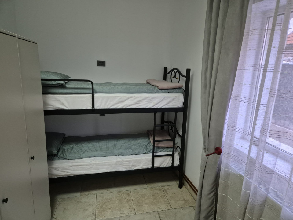 Casa formata din 2 apartamente in Jucu, spatiu comercial in acte