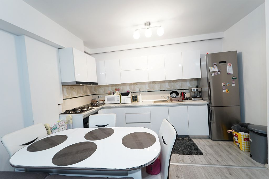 Apartament 3 camere Europa, 76 mp, finisat modern, mobilat si utilat