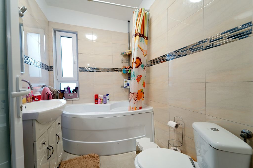 Apartament 3 camere Europa, 76 mp, finisat modern, mobilat si utilat