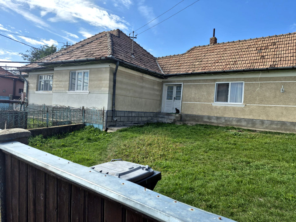 Proprietate cu potențial: casă cu teren 938 mp lângă Tureni, toate utilitățile