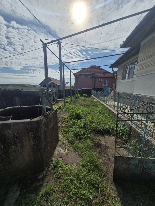 Proprietate cu potențial: casă cu teren 938 mp lângă Tureni, toate utilitățile