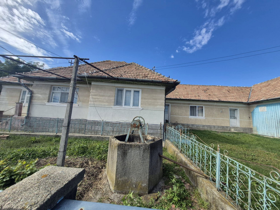 Proprietate cu potențial: casă cu teren 938 mp lângă Tureni, toate utilitățile