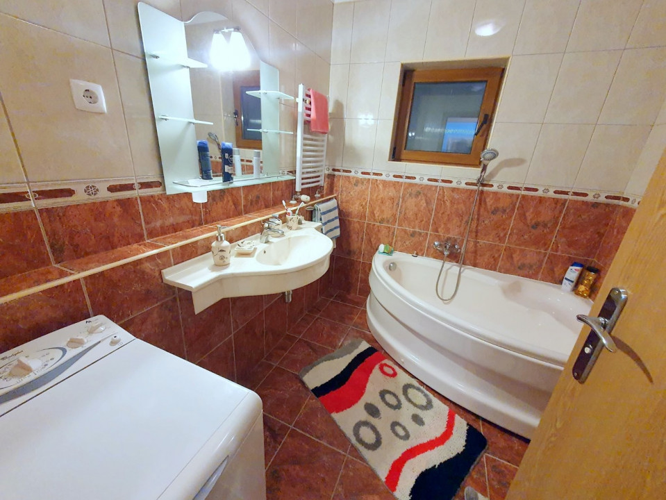 Apartament 2 Camere Gheorgheni, suprafață generoasă și loc de parcare inclus
