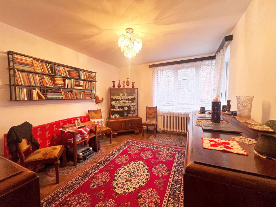 Apartament 2 camere, Ultracentral Cluj-Napoca, 48 mp, decomandat, etaj 1