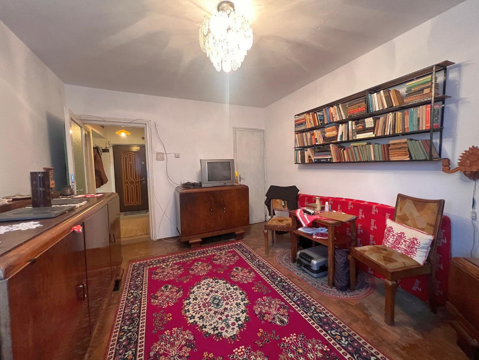 Apartament 2 camere, Ultracentral Cluj-Napoca, 48 mp, decomandat, etaj 1