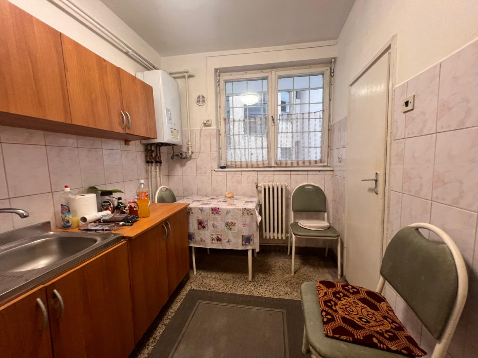 Apartament 2 camere, Ultracentral Cluj-Napoca, 48 mp, decomandat, etaj 1