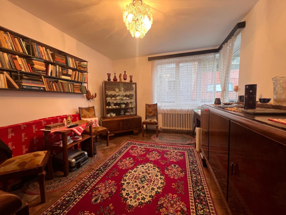 Apartament 2 camere, Ultracentral Cluj-Napoca, 48 mp, decomandat, etaj 1