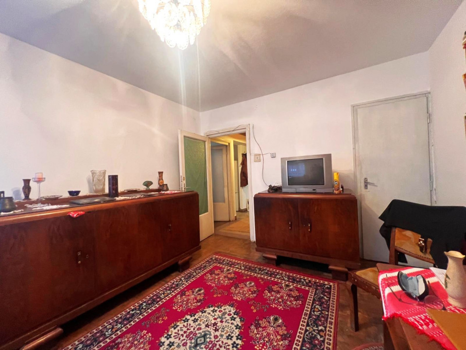 Apartament 2 camere, Ultracentral Cluj-Napoca, 48 mp, decomandat, etaj 1