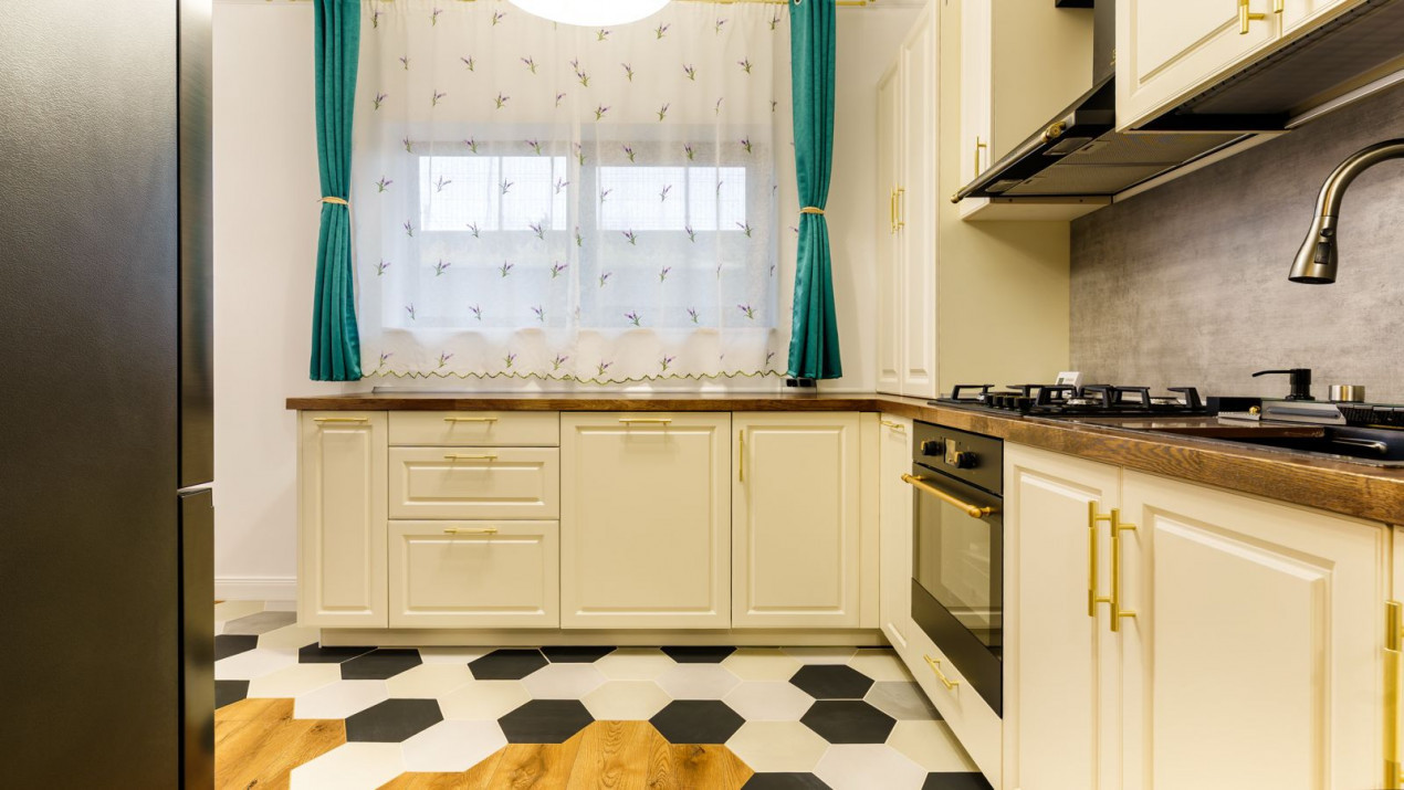 NOU: 2 Camere Europa, mobilat/utilat, design 2025. COMISION 0%,  parcare inclusa