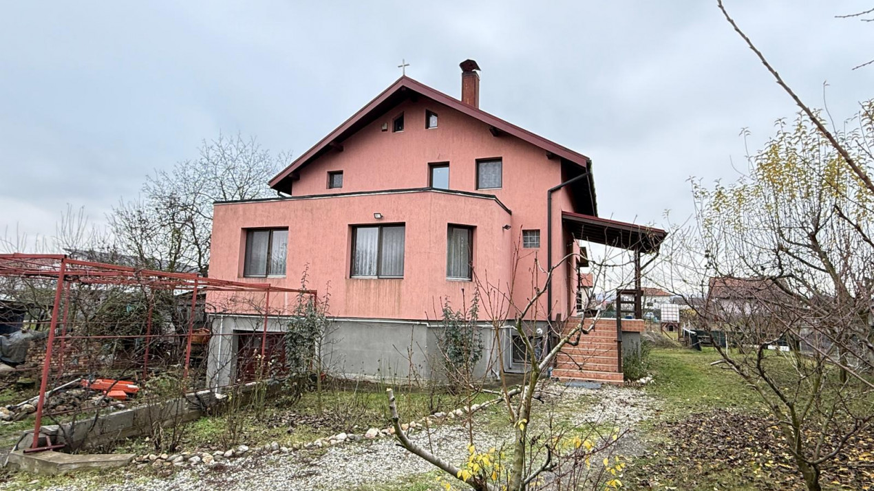 Casa de vanzare in Someseni, 242 mp utili, teren generos 994 mp