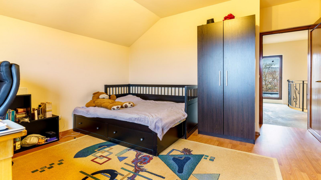 Casa de vanzare in Someseni, 242 mp utili, teren generos 994 mp