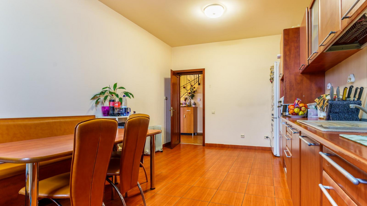 Casa de vanzare in Someseni, 242 mp utili, teren generos 994 mp