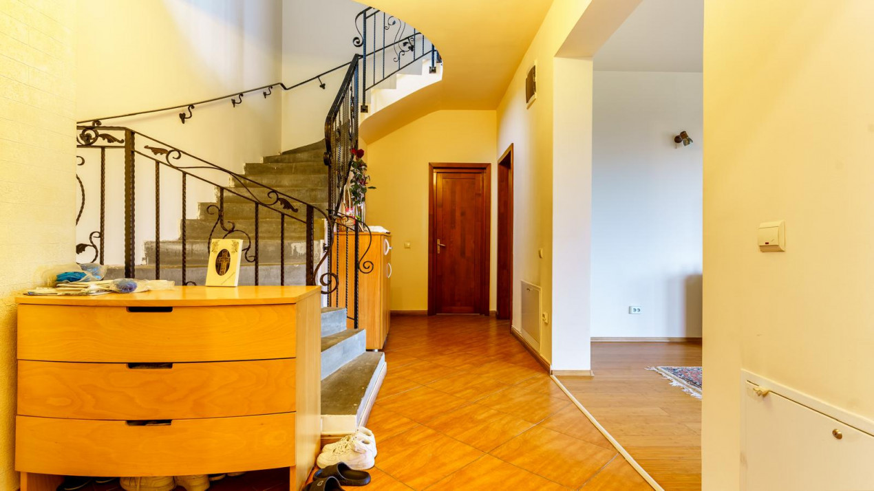 Casa de vanzare in Someseni, 242 mp utili, teren generos 994 mp