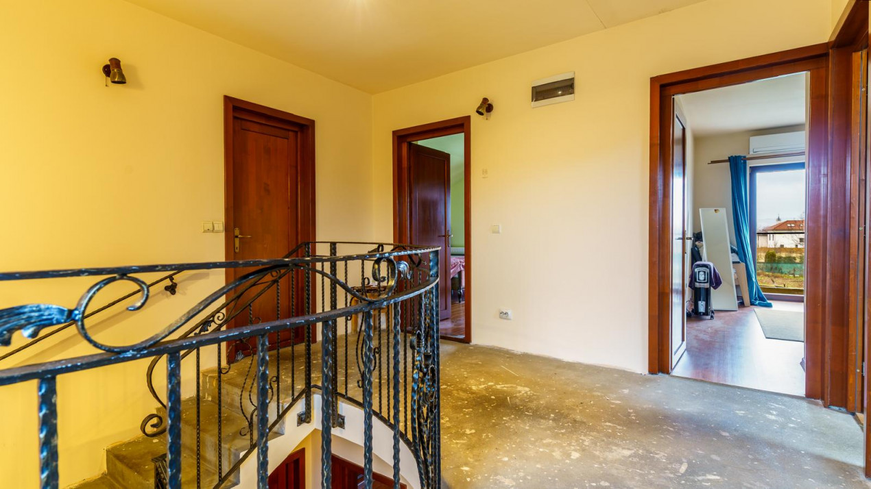 Casa de vanzare in Someseni, 242 mp utili, teren generos 994 mp