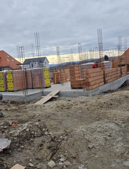 Casă Individuală Premium în Sălicea – Eficiență energetică și teren generos