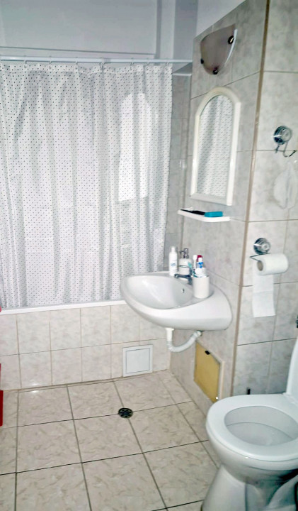 Apartament 2 camere Semicentral, Str. Bucuresti, zona Farmec