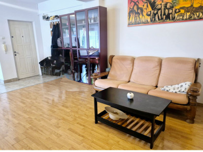 Apartament 2 camere Semicentral, Str. Bucuresti, zona Farmec