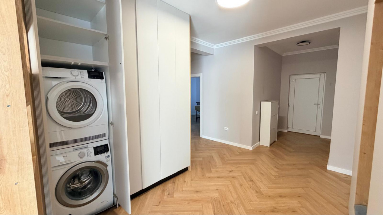 Casă în Corușu: design Premium, mobilier Custom și teren generos 725mp