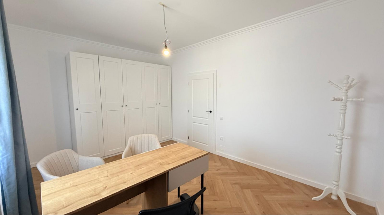 Casă în Corușu: design Premium, mobilier Custom și teren generos 725mp