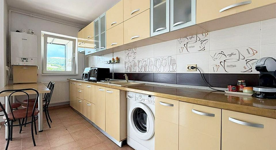 Apartament primitor cu 3 camere și o terasă spectaculoasă de 25 mp