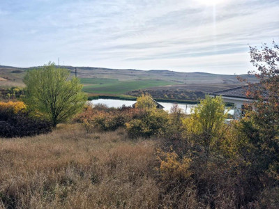 Teren intravilan 756 mp în Chinteni cu vedere spre lac, nu necesită PUZ!